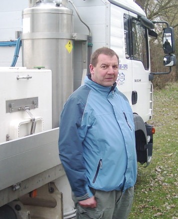 Guenter-am-LKW.jpg